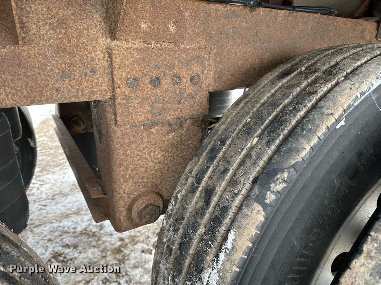 image for item LO9472 2005 Timpte grain trailer