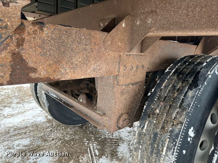 image for item LO9472 2005 Timpte grain trailer