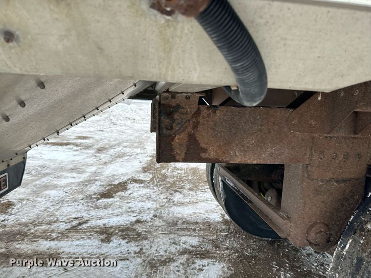 image for item LO9472 2005 Timpte grain trailer