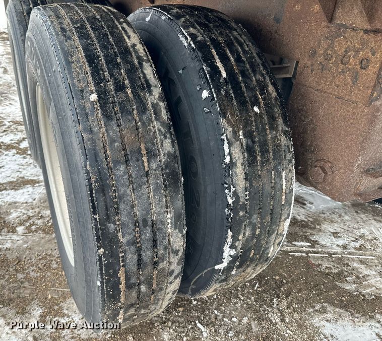 image for item LO9472 2005 Timpte grain trailer