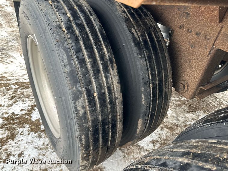 image for item LO9472 2005 Timpte grain trailer