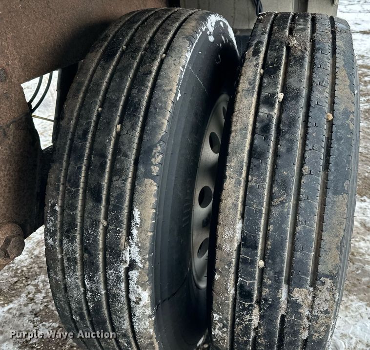 image for item LO9472 2005 Timpte grain trailer