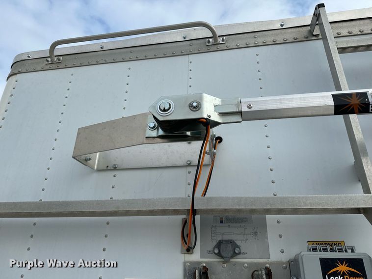 image for item LO9473 1996 Timpte H4222 grain trailer