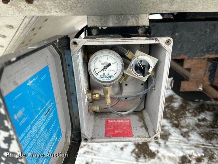 image for item LO9473 1996 Timpte H4222 grain trailer