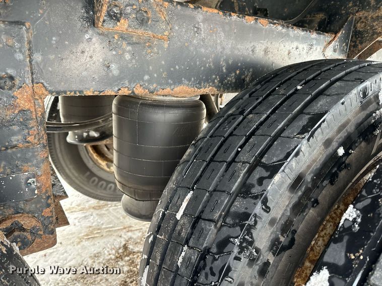 image for item LO9473 1996 Timpte H4222 grain trailer