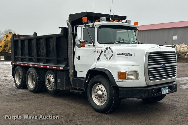 image for item LO9477 1993 Ford Aeromax L9000 dump truck