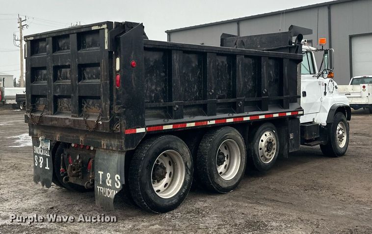 image for item LO9477 1993 Ford Aeromax L9000 dump truck