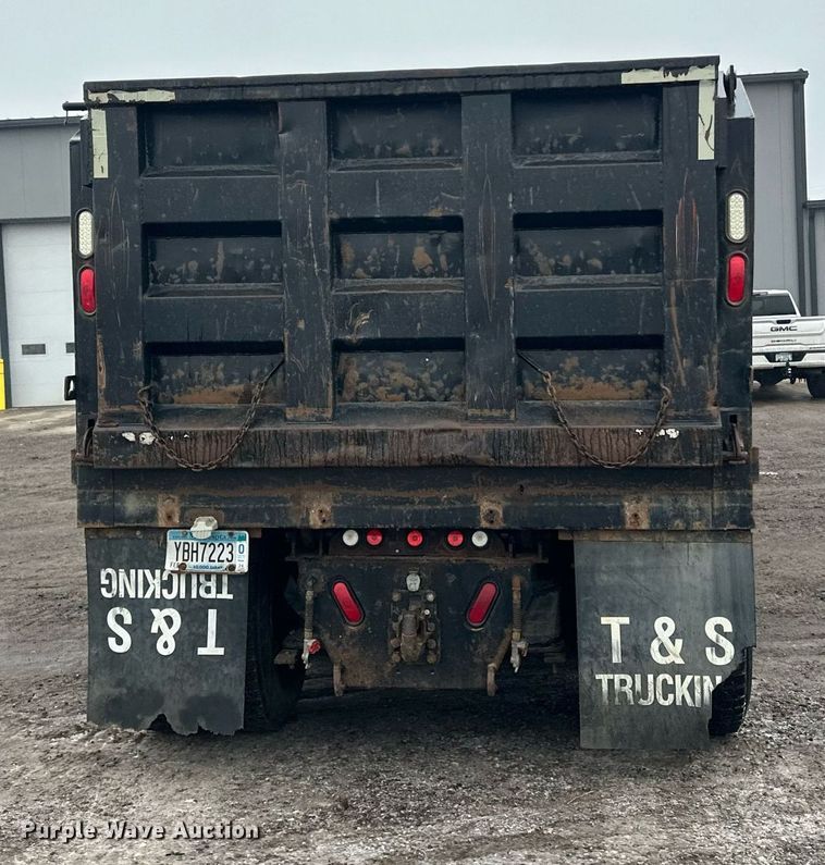 image for item LO9477 1993 Ford Aeromax L9000 dump truck