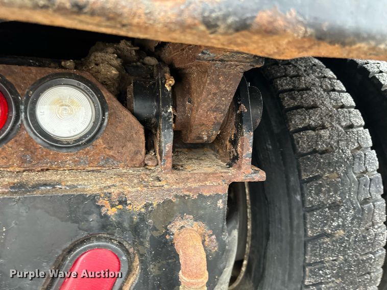 image for item LO9477 1993 Ford Aeromax L9000 dump truck