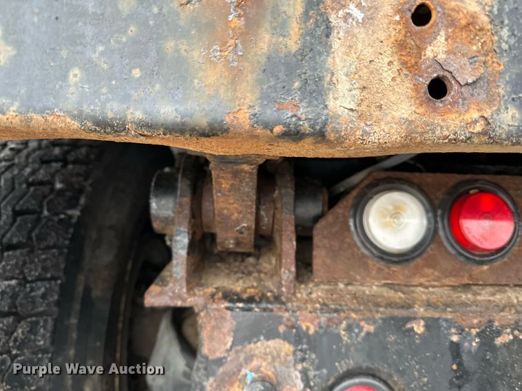 image for item LO9477 1993 Ford Aeromax L9000 dump truck