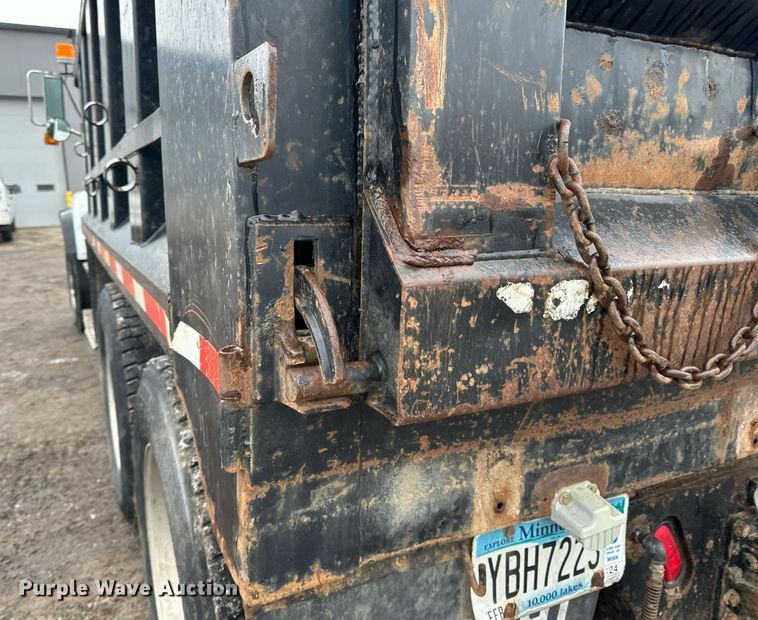 image for item LO9477 1993 Ford Aeromax L9000 dump truck