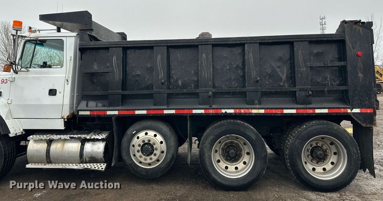 image for item LO9477 1993 Ford Aeromax L9000 dump truck
