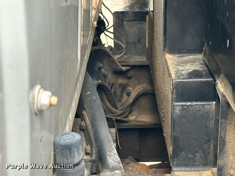 image for item LO9477 1993 Ford Aeromax L9000 dump truck