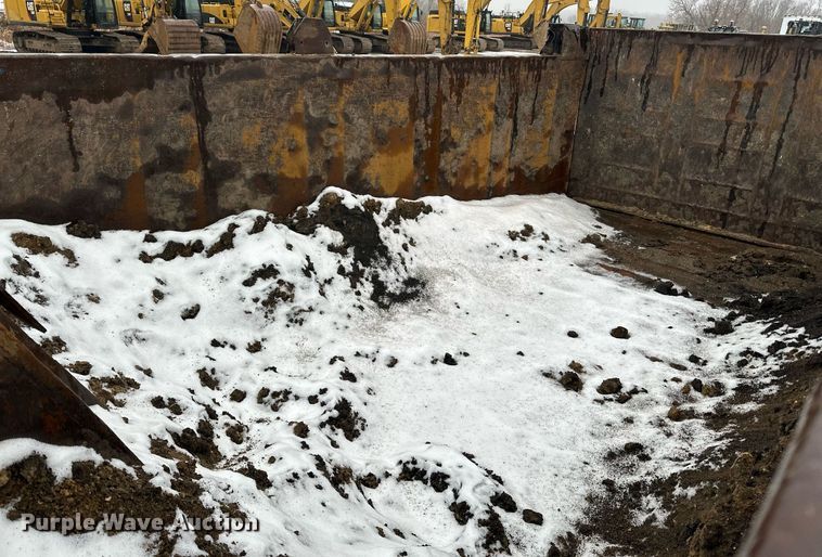 image for item LO9477 1993 Ford Aeromax L9000 dump truck