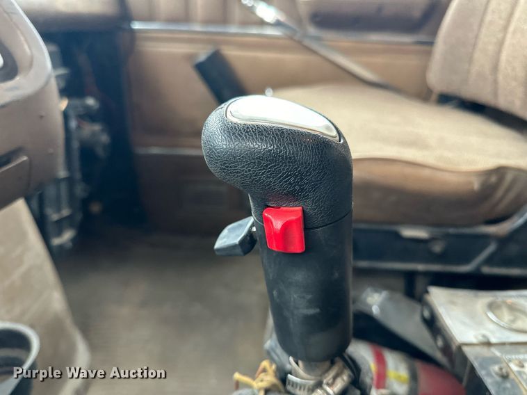 image for item LO9477 1993 Ford Aeromax L9000 dump truck