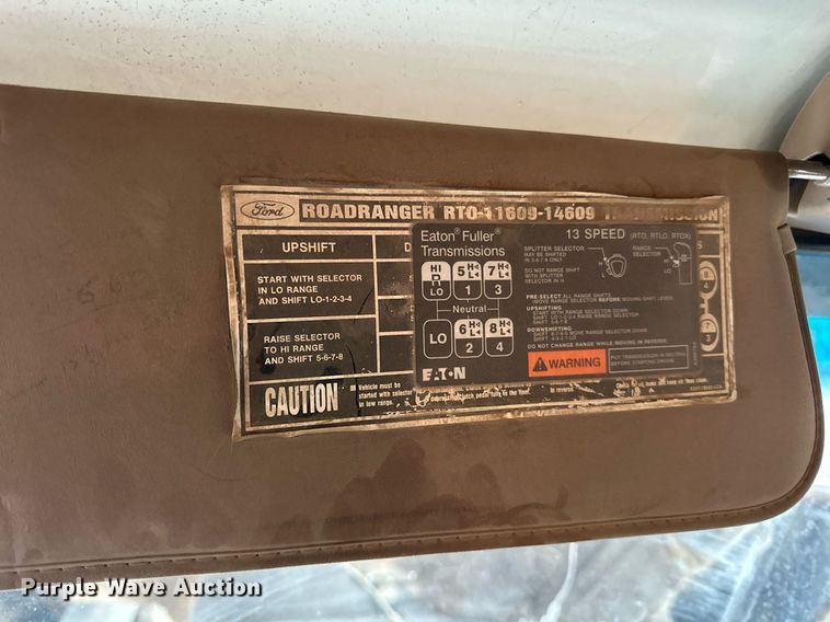 image for item LO9477 1993 Ford Aeromax L9000 dump truck