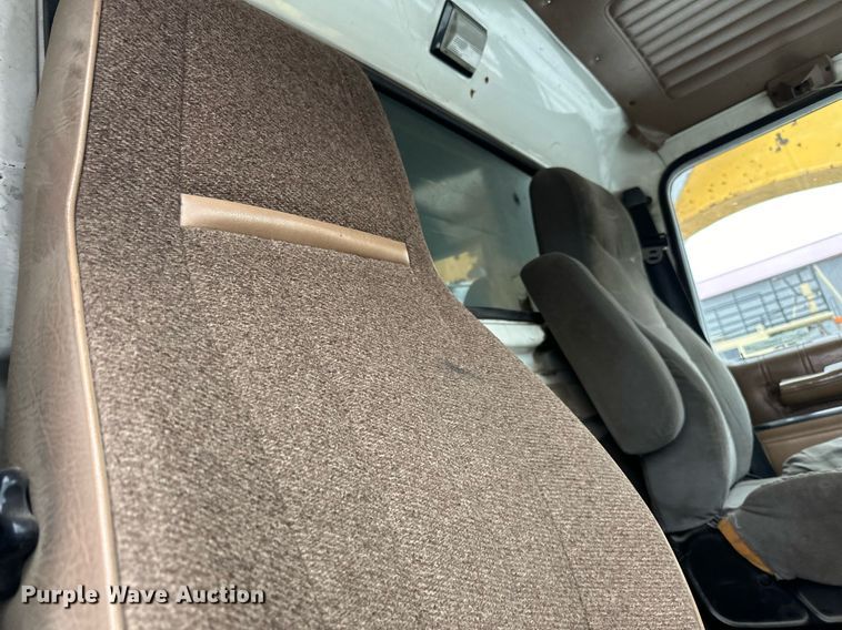 image for item LO9477 1993 Ford Aeromax L9000 dump truck