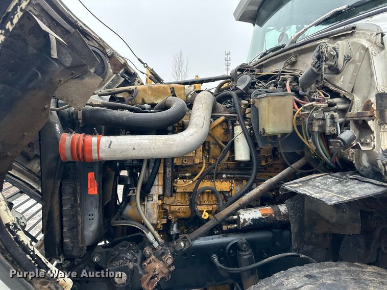 image for item LO9477 1993 Ford Aeromax L9000 dump truck