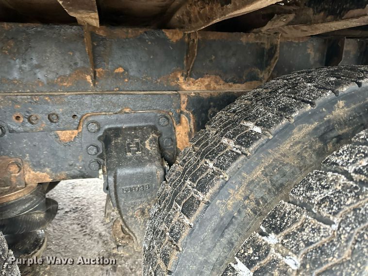 image for item LO9477 1993 Ford Aeromax L9000 dump truck