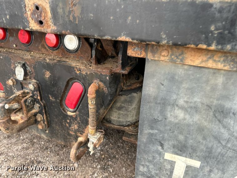 image for item LO9477 1993 Ford Aeromax L9000 dump truck