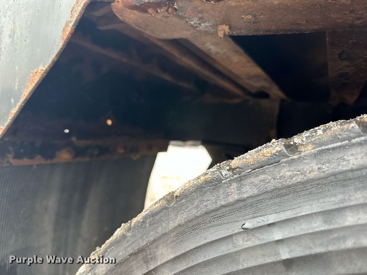 image for item LO9477 1993 Ford Aeromax L9000 dump truck