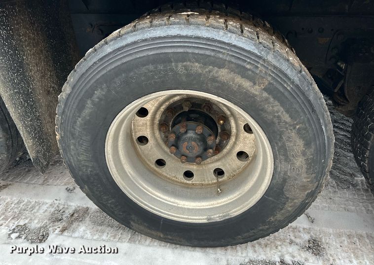 image for item LO9477 1993 Ford Aeromax L9000 dump truck