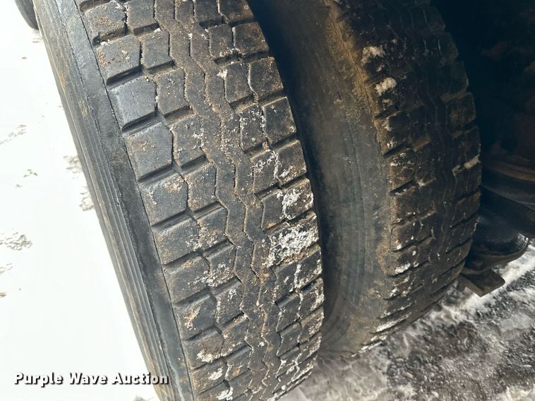 image for item LO9477 1993 Ford Aeromax L9000 dump truck