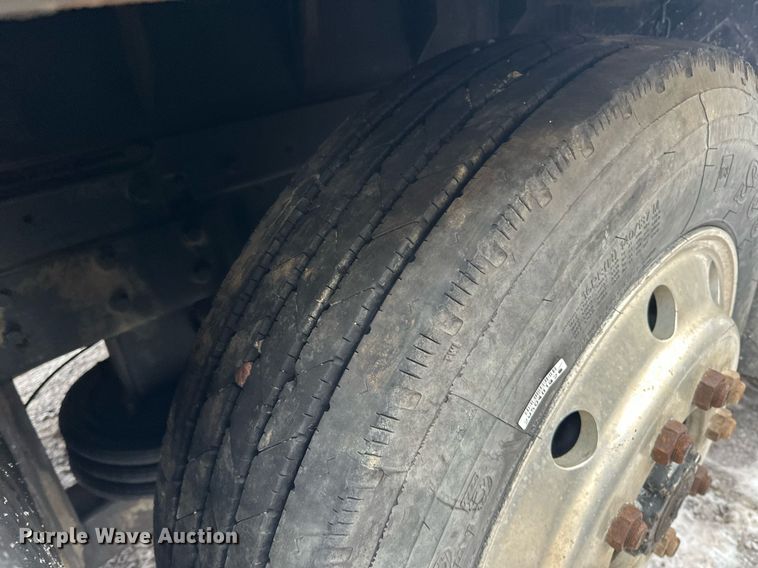 image for item LO9477 1993 Ford Aeromax L9000 dump truck