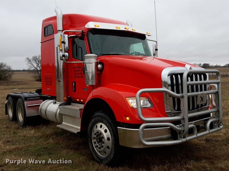 image for item LY9025 2020 International HX620 semi truck