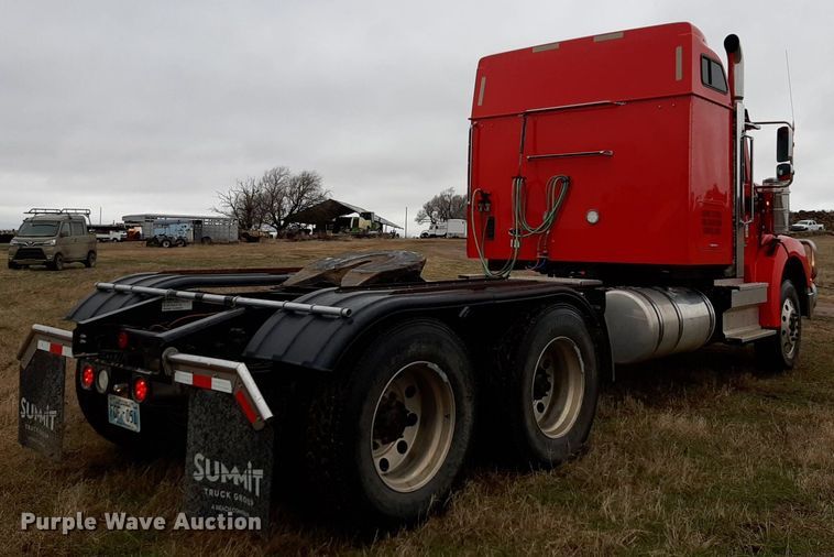 image for item LY9025 2020 International HX620 semi truck