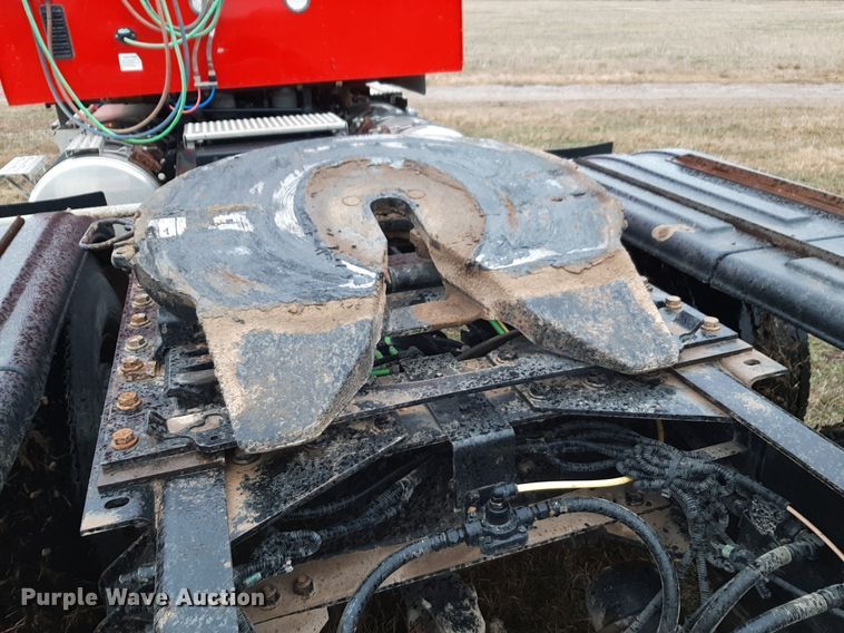 image for item LY9025 2020 International HX620 semi truck