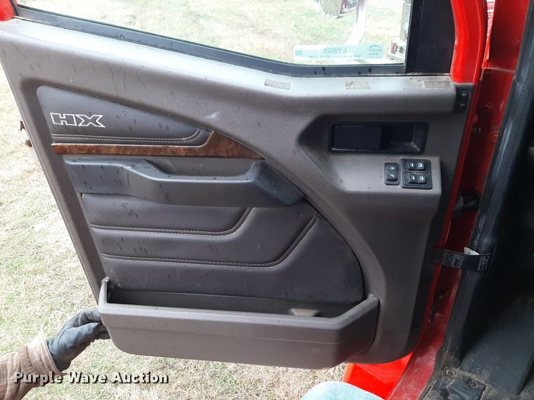 image for item LY9025 2020 International HX620 semi truck