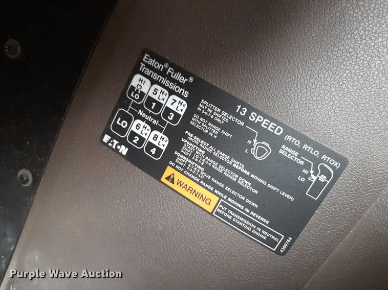 image for item LY9025 2020 International HX620 semi truck