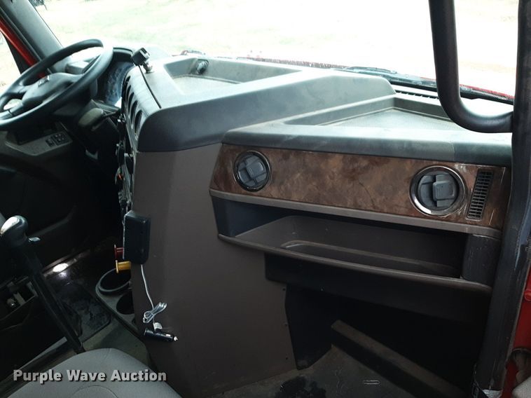 image for item LY9025 2020 International HX620 semi truck