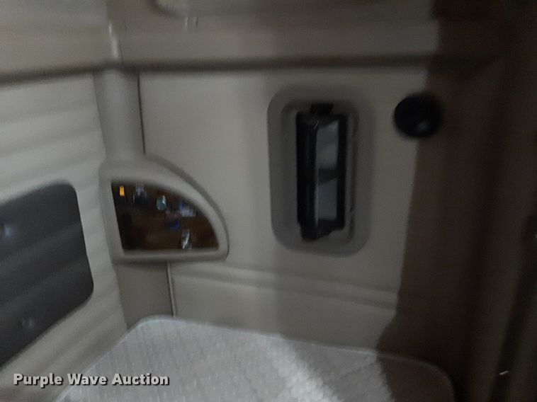 image for item LY9025 2020 International HX620 semi truck