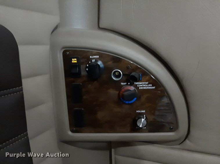 image for item LY9025 2020 International HX620 semi truck