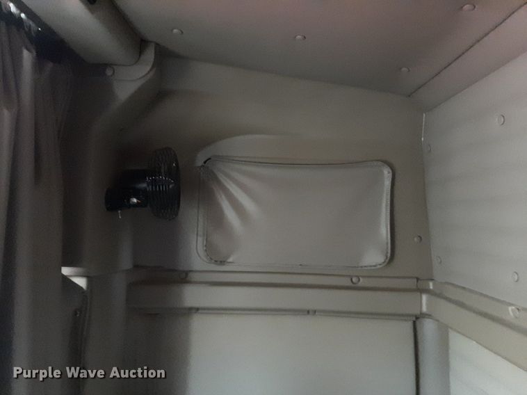 image for item LY9025 2020 International HX620 semi truck