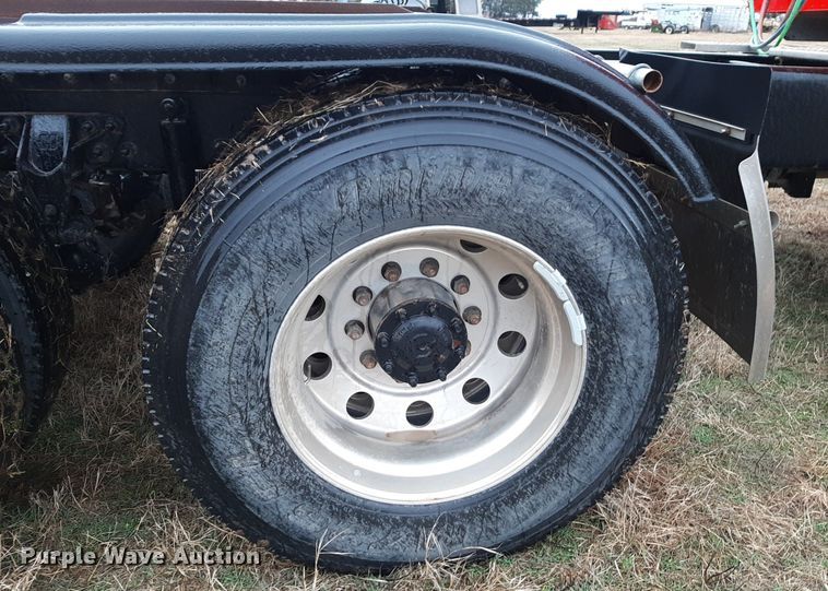 image for item LY9025 2020 International HX620 semi truck