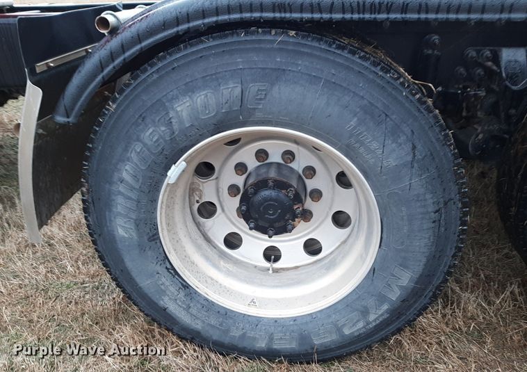 image for item LY9025 2020 International HX620 semi truck