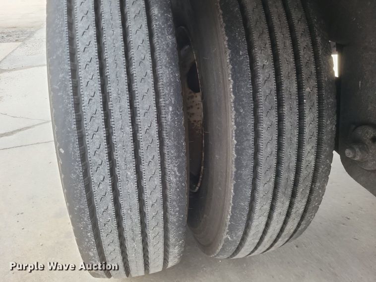 image for item MI9932 2003 Trailmobile dry van trailer