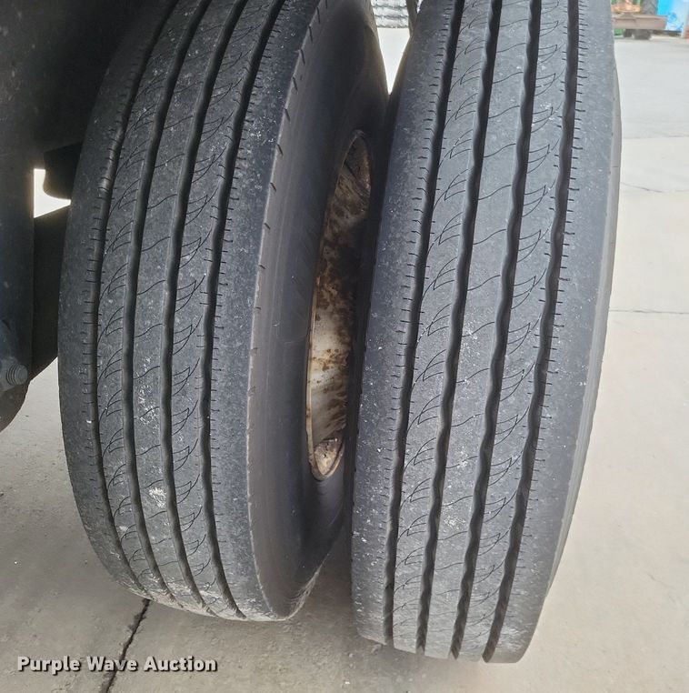 image for item MI9932 2003 Trailmobile dry van trailer