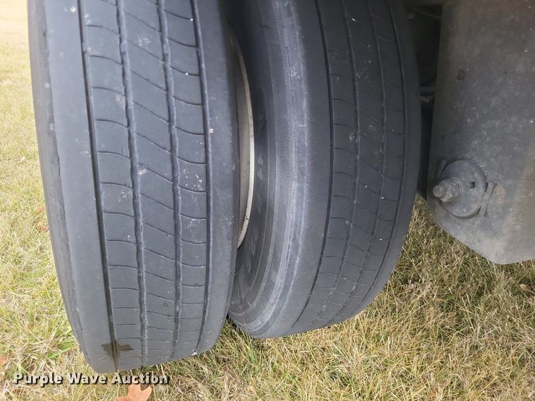 image for item MI9934 2000 Great Dane dry van trailer