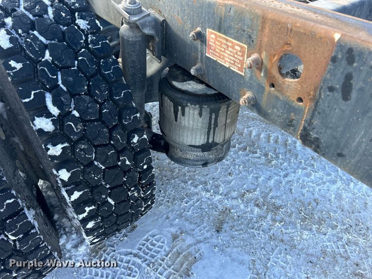 image for item MO9149 1994 Freightliner FLD112 truck cab and chassis