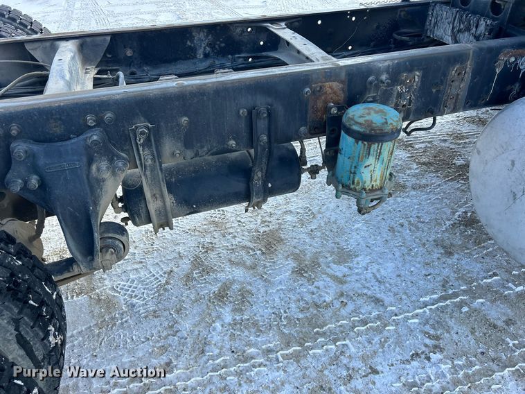 image for item MO9149 1994 Freightliner FLD112 truck cab and chassis