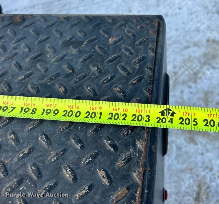 image for item MO9149 1994 Freightliner FLD112 truck cab and chassis