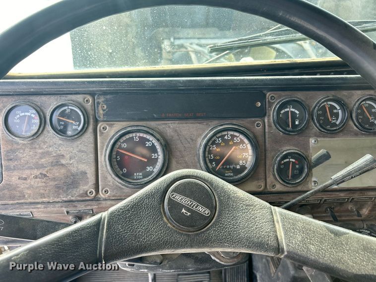 image for item MO9149 1994 Freightliner FLD112 truck cab and chassis