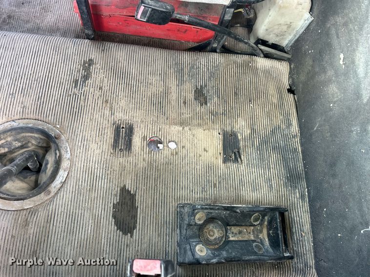 image for item MO9149 1994 Freightliner FLD112 truck cab and chassis