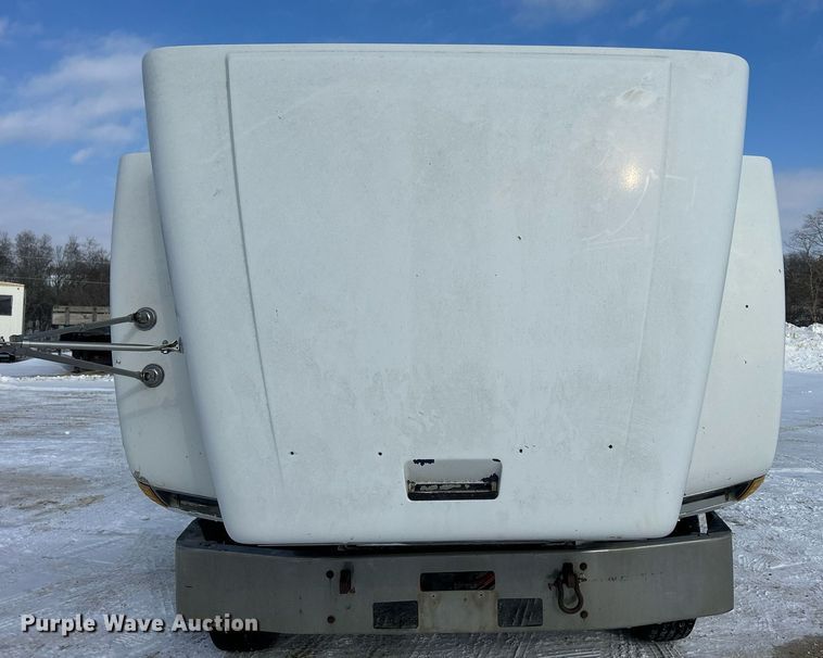 image for item MO9149 1994 Freightliner FLD112 truck cab and chassis