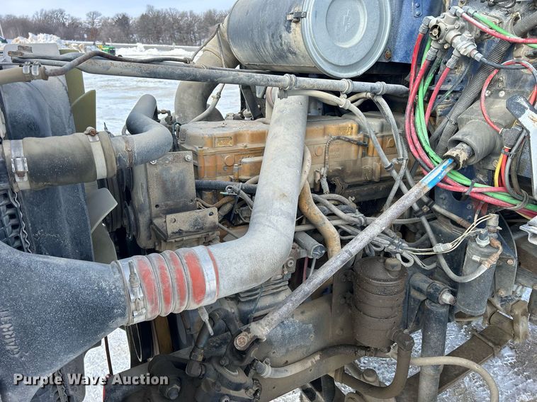 image for item MO9149 1994 Freightliner FLD112 truck cab and chassis