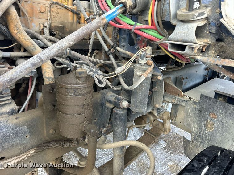 image for item MO9149 1994 Freightliner FLD112 truck cab and chassis